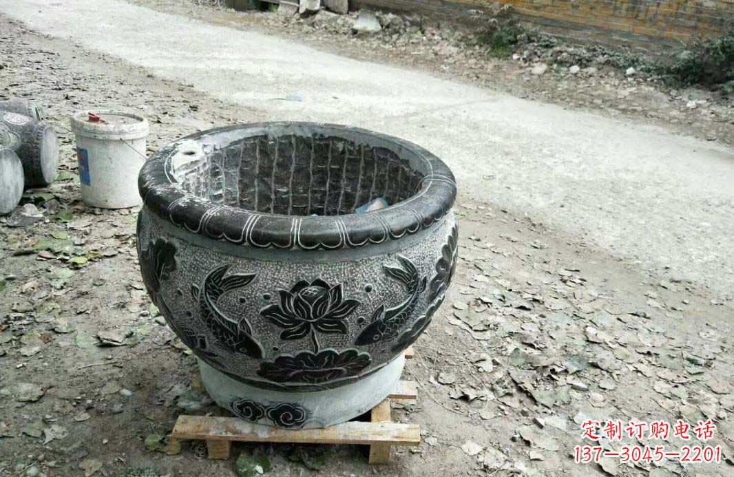漳州高雅的仿古圆形水缸石雕