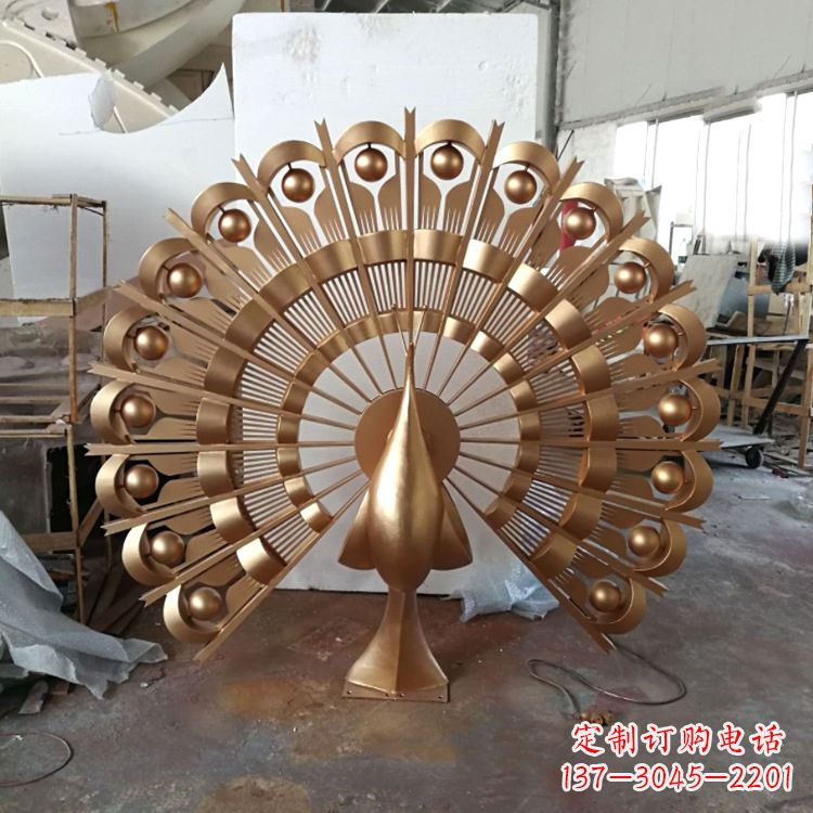 漳州精致而又经典的仿铜色不锈钢孔雀雕塑