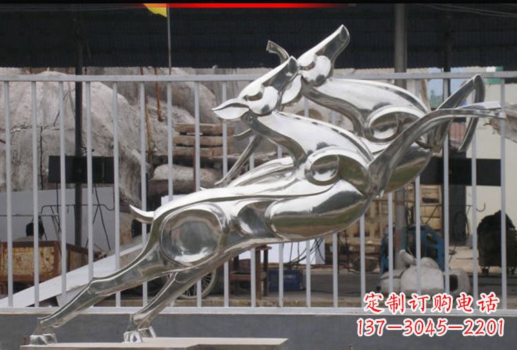 漳州梅花鹿不锈钢高光大型雕塑