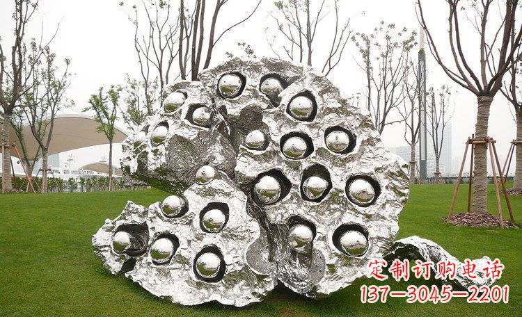 漳州不锈钢莲蓬雕塑浓缩东方文化的美感