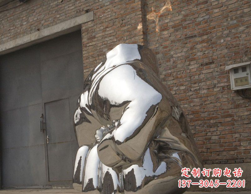 漳州冰冷威力,让精神抖动的不锈钢拳头雕塑