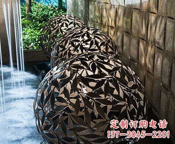 漳州不锈钢树叶镂空球景观雕塑
