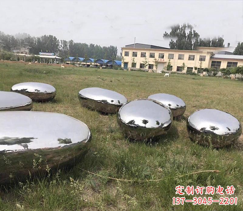 漳州精美不锈钢水滴景观雕塑