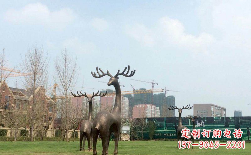 漳州公园抽象梅花鹿动物铜雕