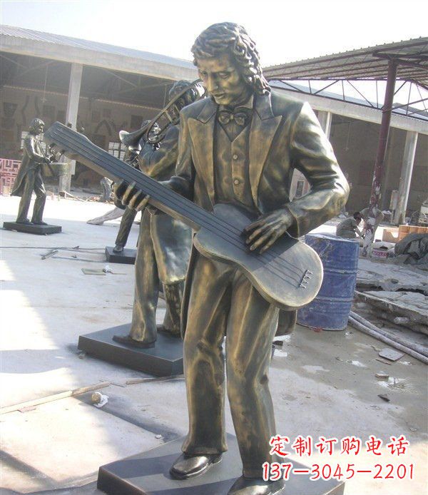 漳州西方人物铜吉他雕塑