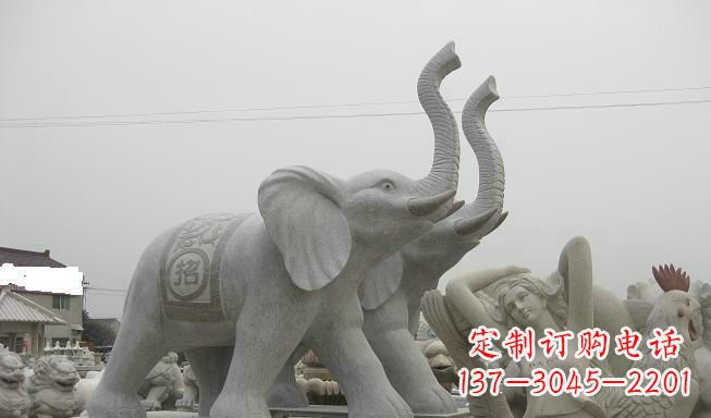 漳州公园动物长鼻大象石雕