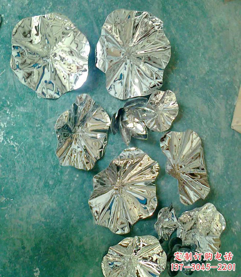 漳州公园锻铜荷叶景观铜雕