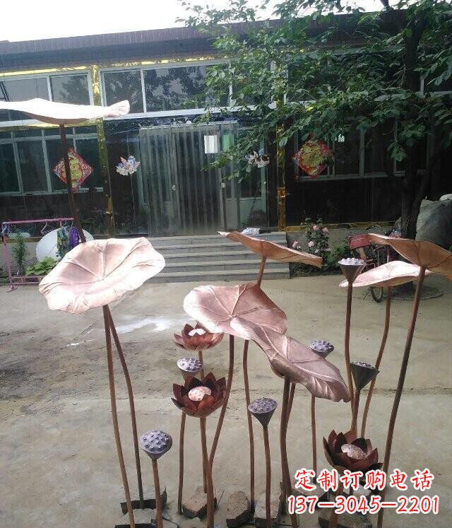 漳州精美锻铜荷叶雕塑