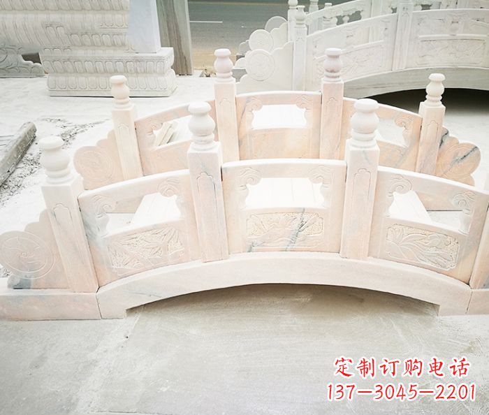 漳州红石拱桥雕塑——浪漫交织,美景永相伴