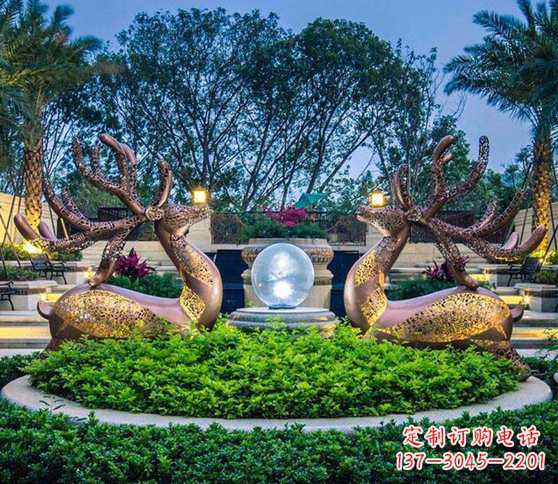漳州梅花鹿不锈钢雕塑