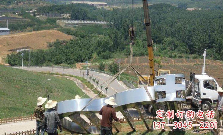 漳州中领雕塑:高质量不锈钢竖琴雕塑