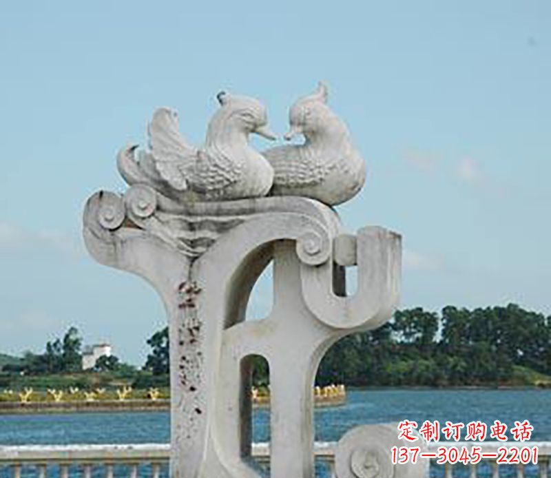 漳州海边鸳鸯景观石雕