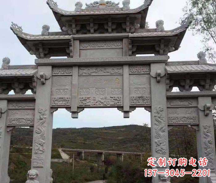 漳州地标性的三门石雕牌坊