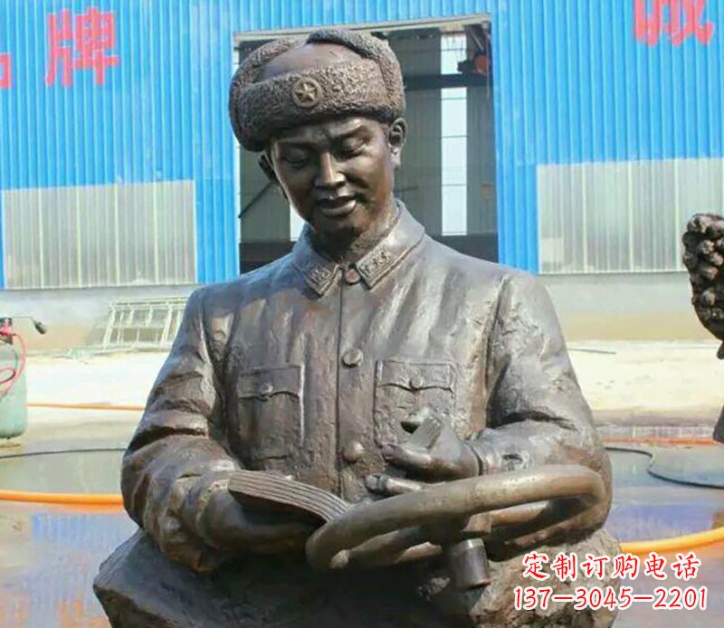 漳州向雷锋致敬!郑州中领雕塑出品:雷锋铜雕