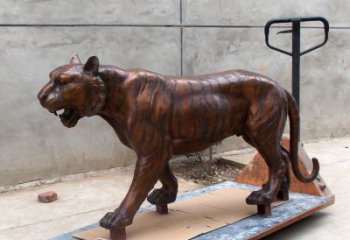 漳州活力四射的老虎铜雕塑