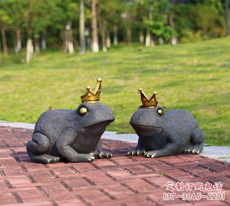 漳州青蛙王子玻璃钢动物雕塑摆件,温馨家居装饰佳品