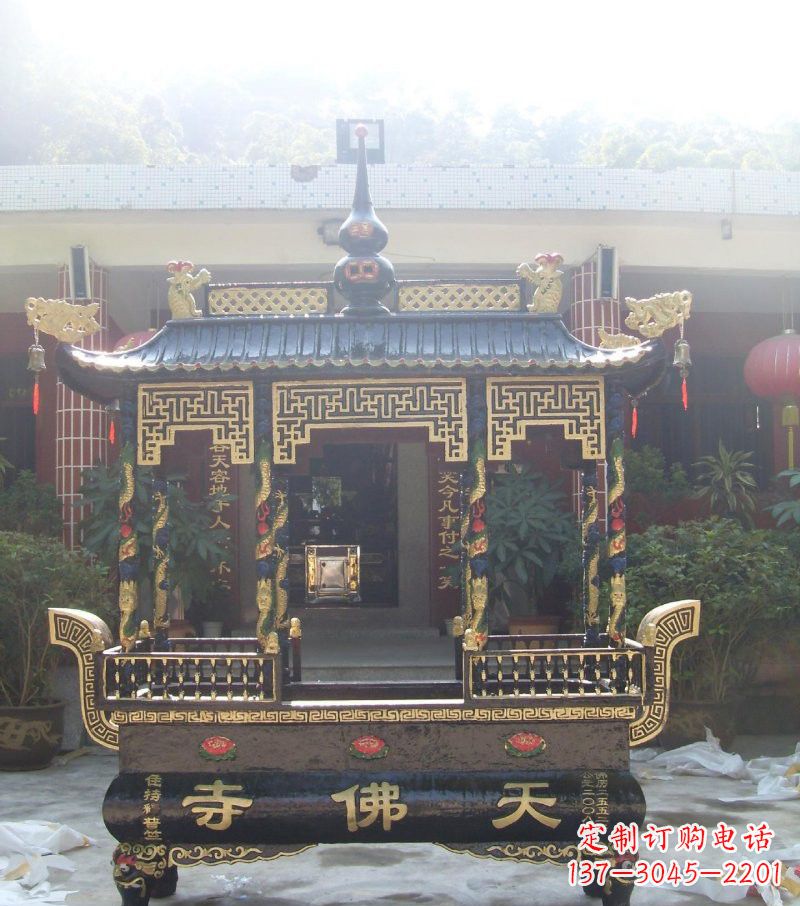 漳州寺庙铸铜四足方形带顶香炉