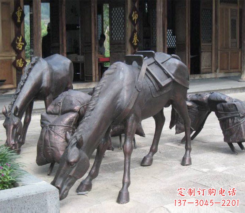漳州拖行李的马动物铜雕