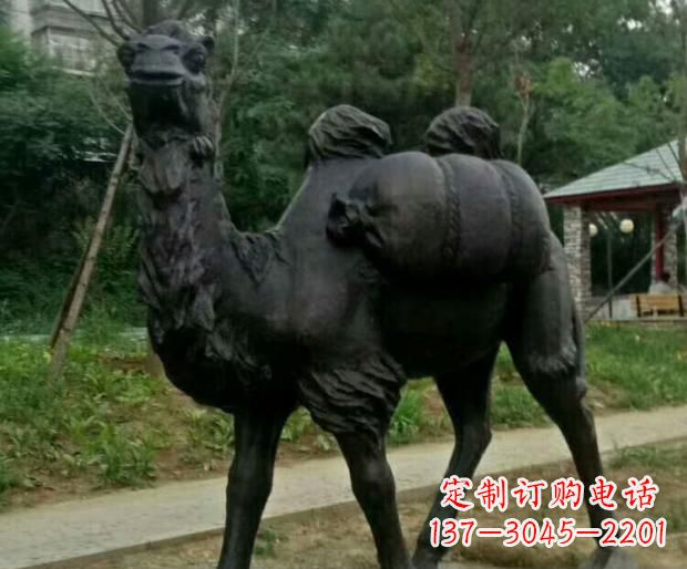 漳州驮行李的骆驼铜雕