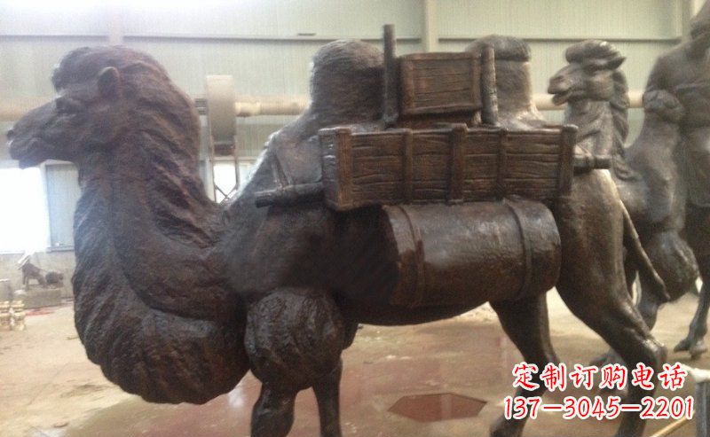 漳州驮着东西的骆驼公园动物铜雕