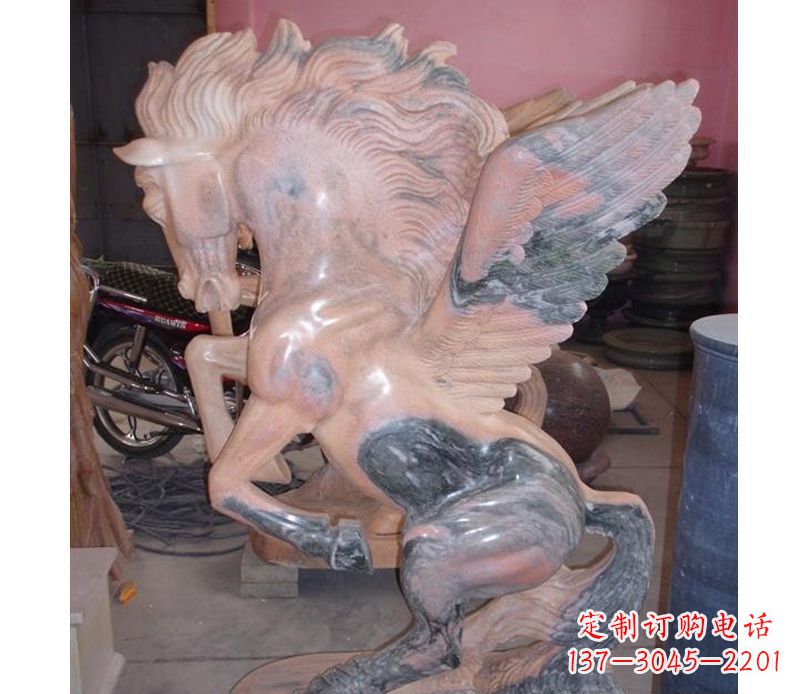 漳州晚霞红奔马石雕