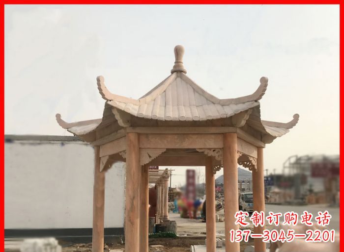 漳州晚霞红公园六角石雕凉亭