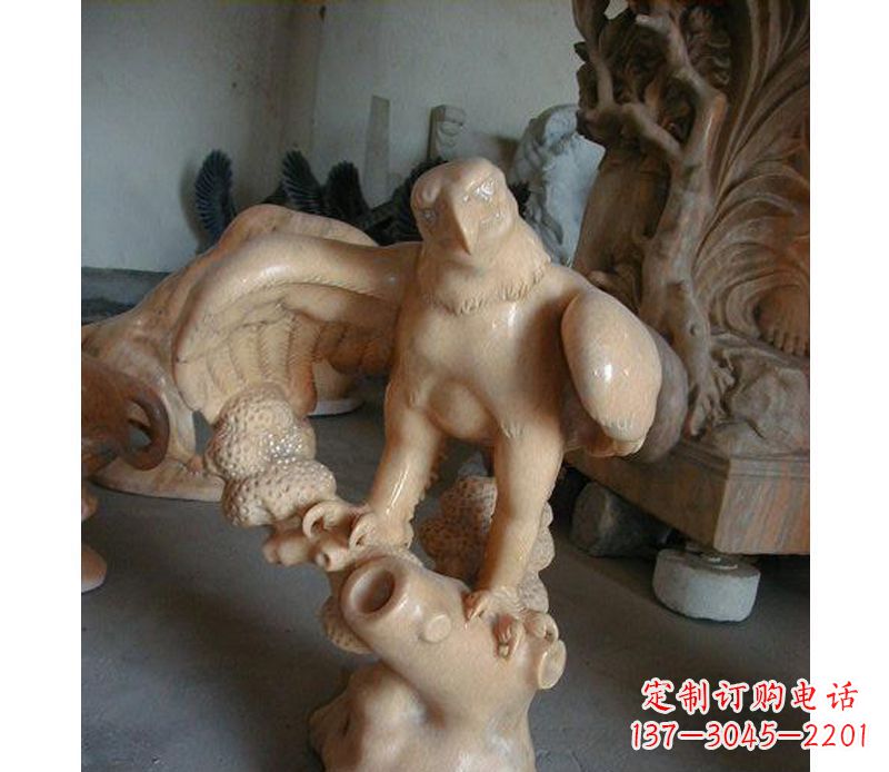 漳州晚霞红老鹰石雕