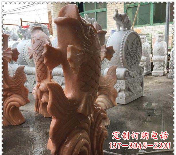 漳州晚霞红喷水鲤鱼公园石雕