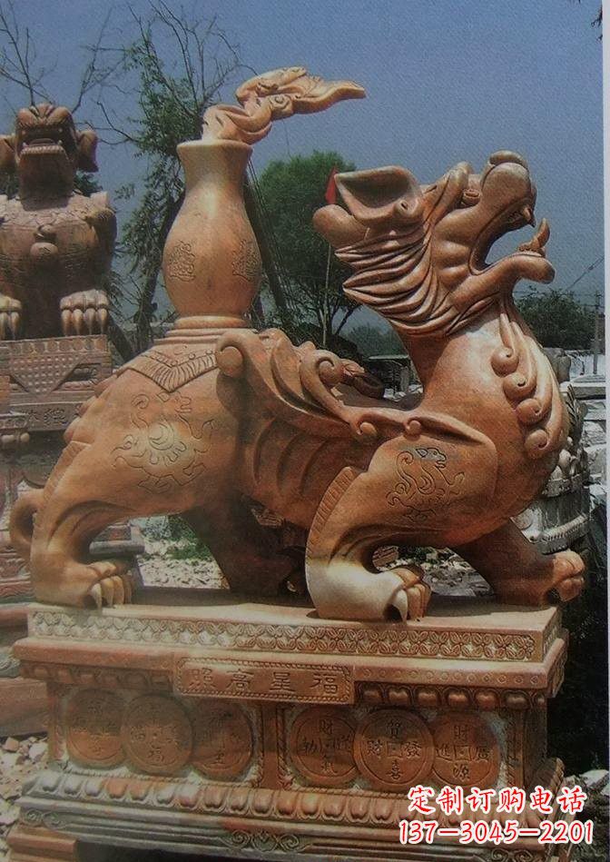 漳州晚霞红貔貅石雕