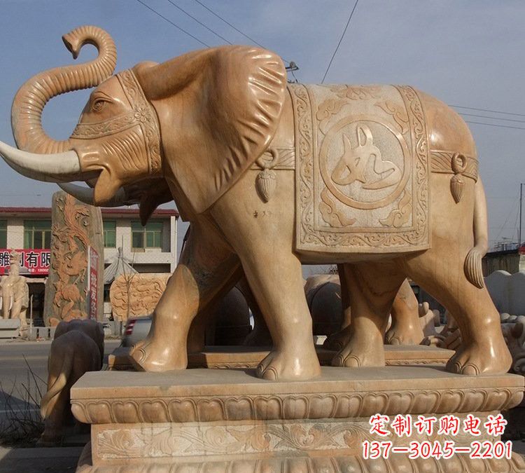 漳州晚霞红石雕如意大象