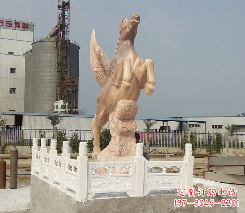 漳州晚霞红祥云飞马企业景观石雕