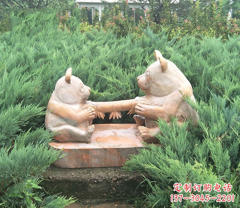 漳州晚霞红熊猫母子石雕