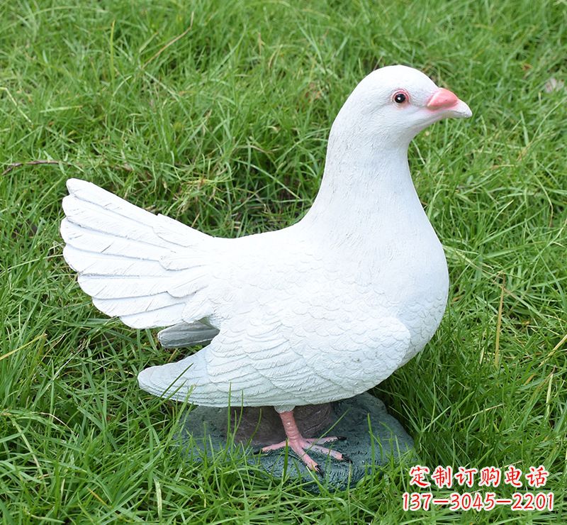 漳州文化广场的和平鸽雕塑