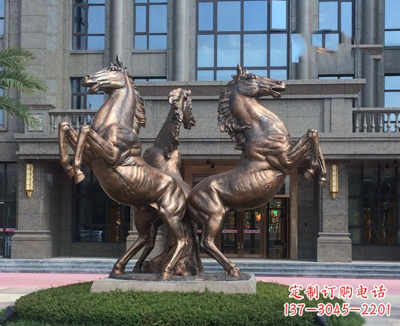 漳州小区立马铜雕