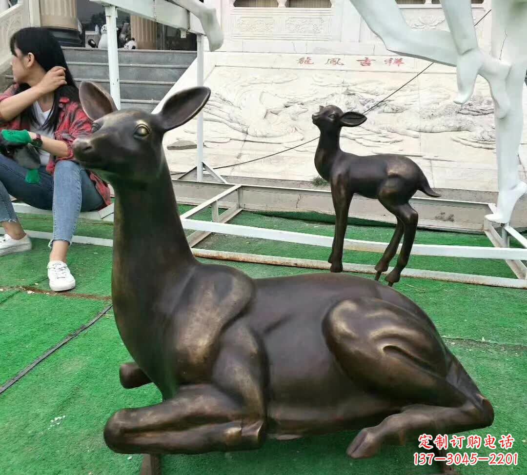 漳州铸铜广场动物鹿雕塑