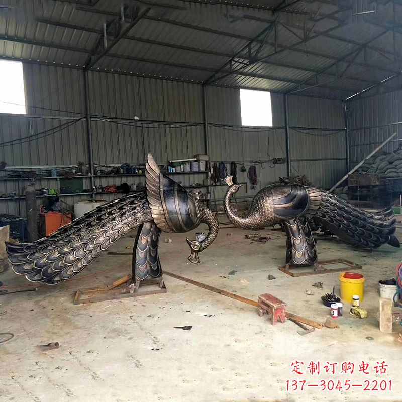 漳州铸铜孔雀雕塑