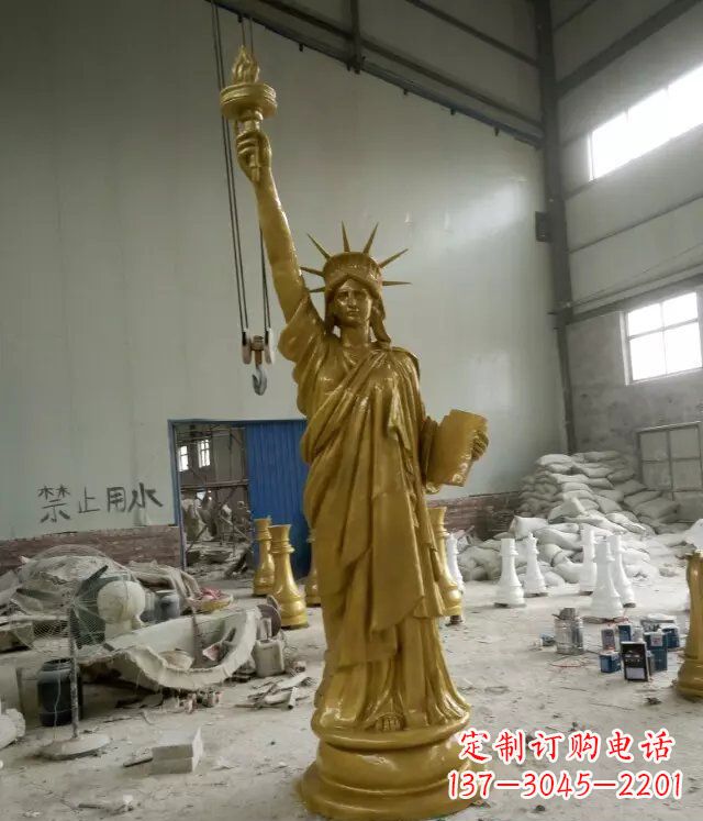 漳州自由女神玻璃钢仿铜人物雕塑
